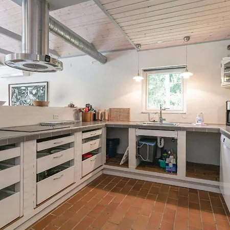 Stunning In Aakirkeby With Wifi * Vester Somarken