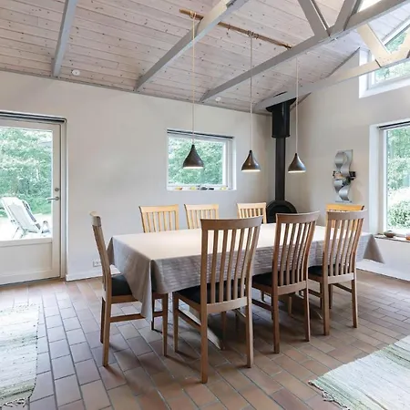 Stunning In Aakirkeby With Wifi Feriehus Vester Somarken